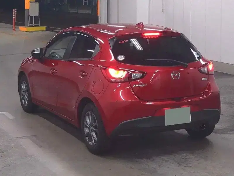 MAZDA DEMIO 13S TOURING Image 4