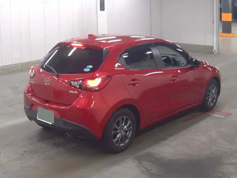 MAZDA DEMIO 13S TOURING Image 7
