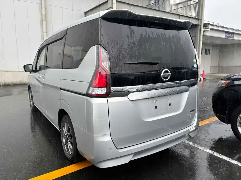 NISSAN SERENA 5D X Image 2