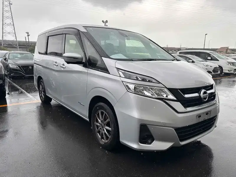 2017 Nissan SERENA 88,000 km