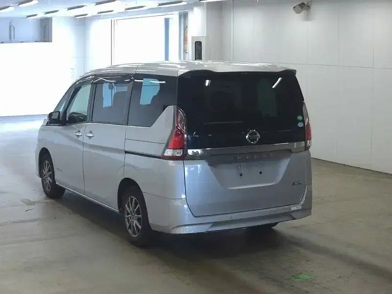 NISSAN SERENA 5D X Image 4