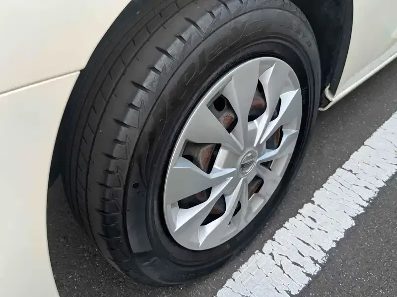 NISSAN SERENA X V SMART Image 6