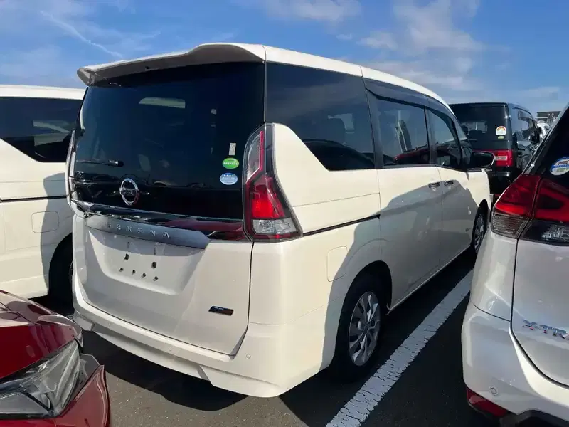 NISSAN SERENA X V SMART Image 2
