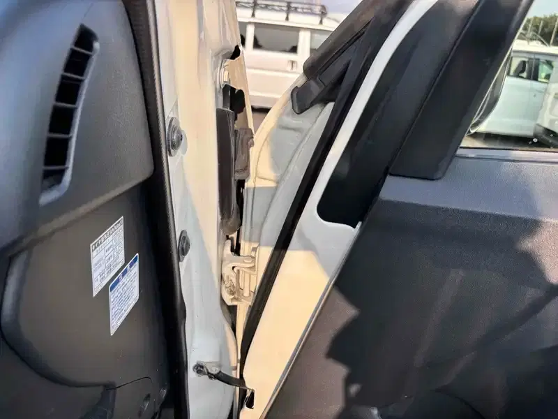 TOYOTA HIACE VAN DX GL PACKAGE 4WD Image 13