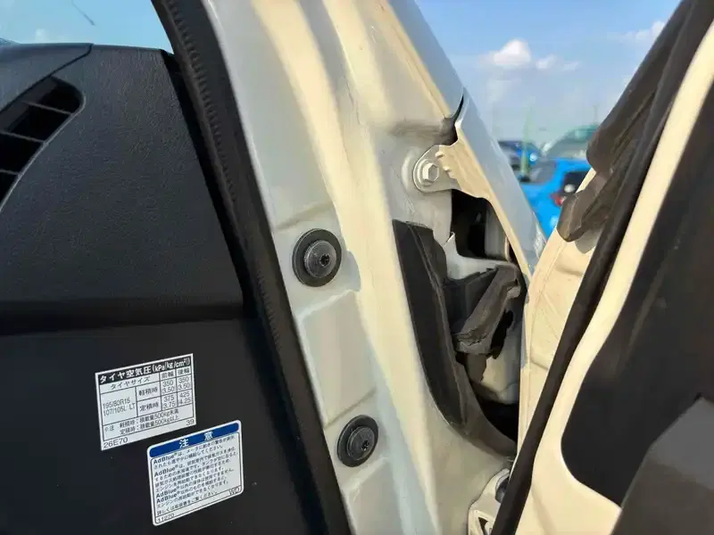 TOYOTA HIACE VAN DX GL PACKAGE 4WD Image 14