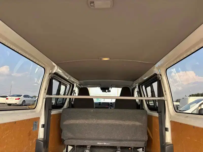 TOYOTA HIACE VAN DX GL PACKAGE 4WD Image 8