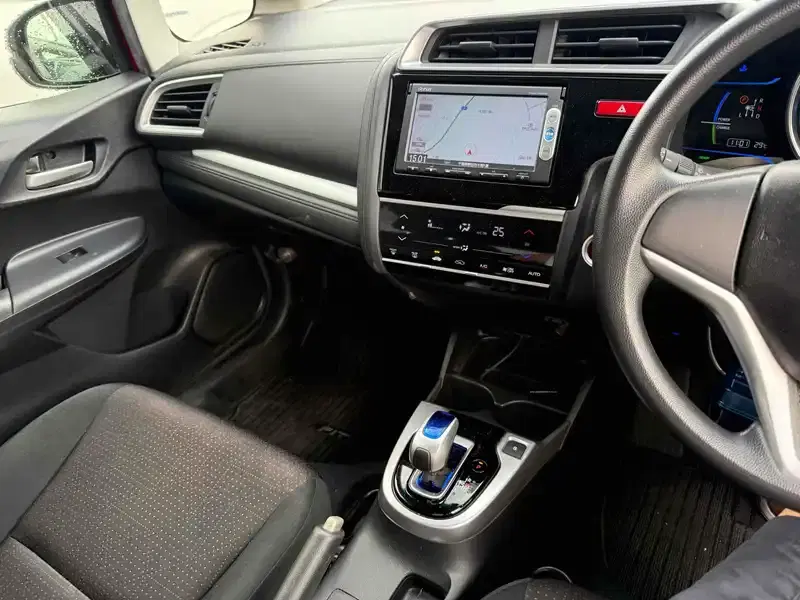HONDA FIT HYBRID F PACKAGE Image 6