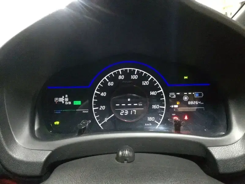 NISSAN NOTE E-POWER NISMO Image 8