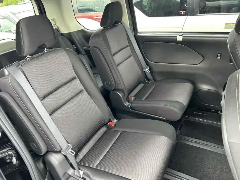 NISSAN SERENA E-POWER HIGHWAY STAR V Image 9