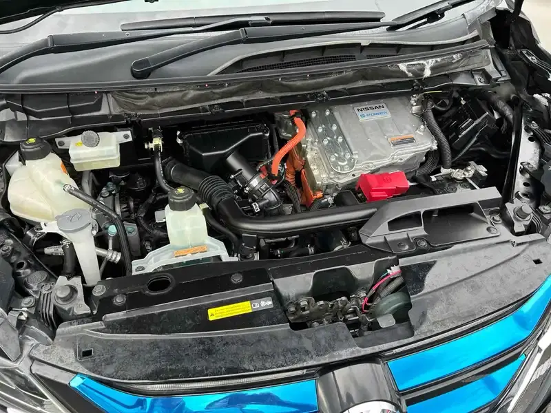 NISSAN SERENA E-POWER HIGHWAY STAR V Image 11