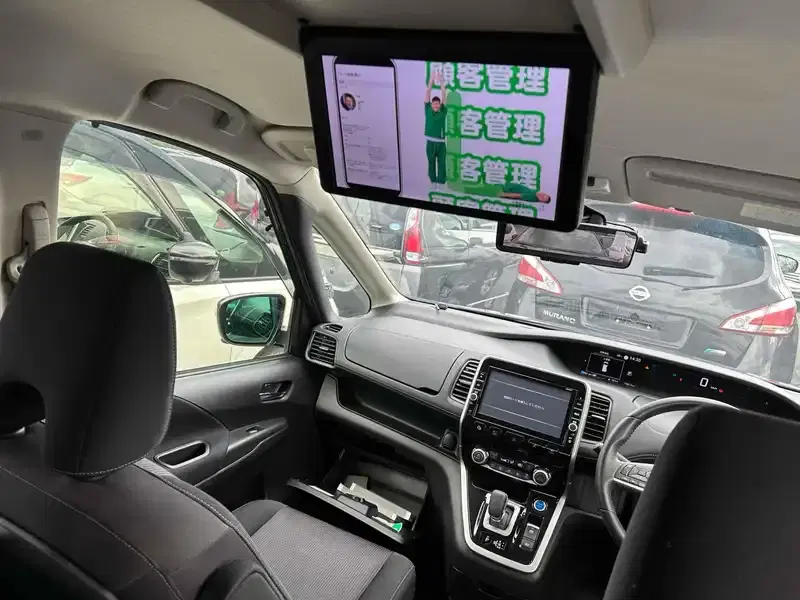 NISSAN SERENA E-POWER HIGHWAY STAR V Image 10
