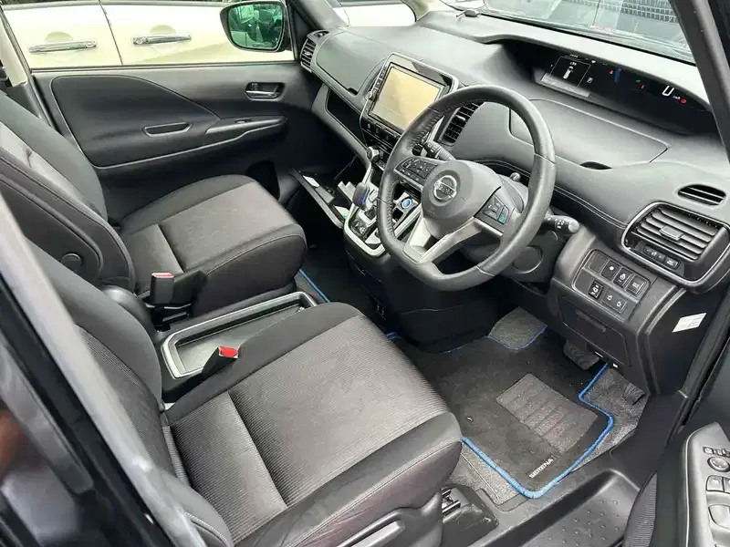 NISSAN SERENA E-POWER HIGHWAY STAR V Image 6