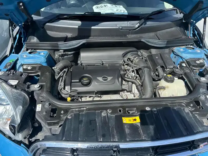 VOLVO V40 T4SE Image 25