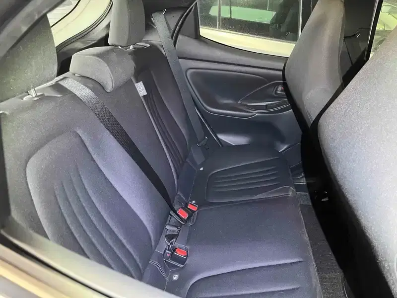 TOYOTA YARIS HYBRID X Image 16