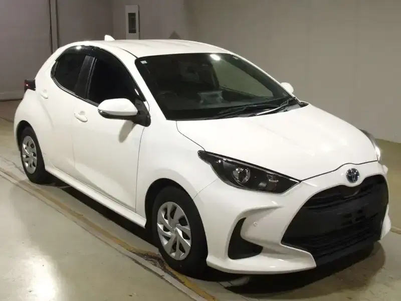 TOYOTA YARIS HYBRID X Image 6