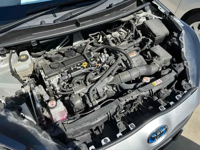 TOYOTA YARIS HYBRID X Image 12