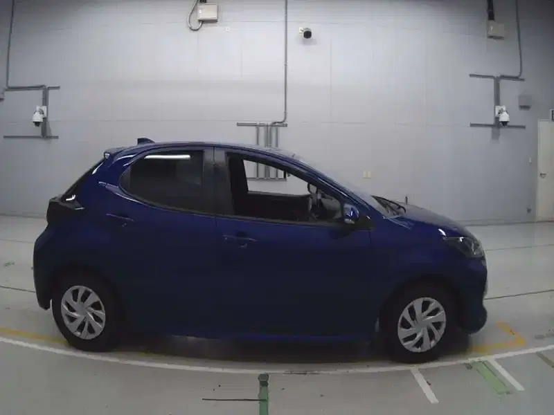 TOYOTA YARIS HYBRID X SAFETYSENSING Image 5