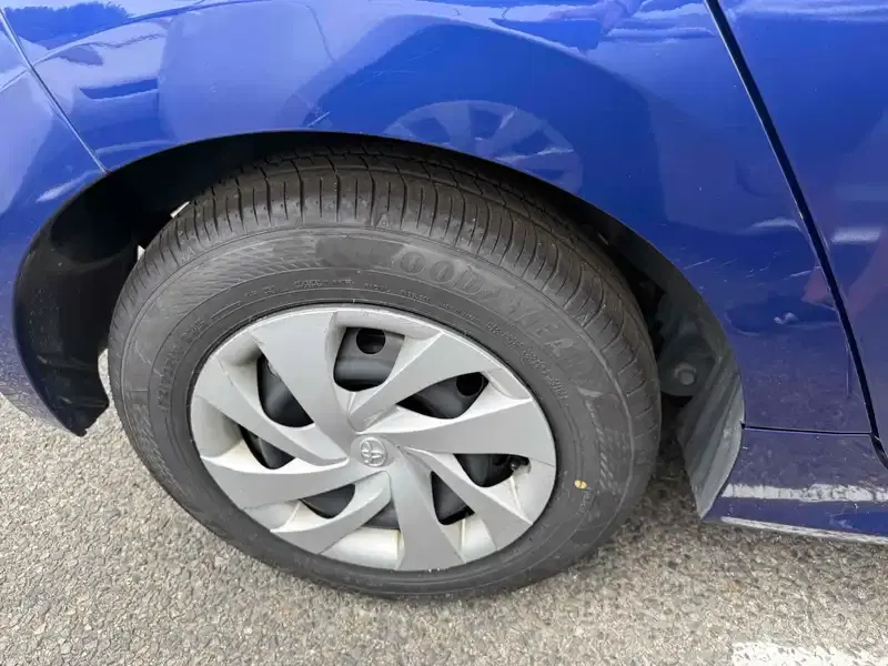 TOYOTA YARIS HYBRID X SAFETYSENSING Image 13