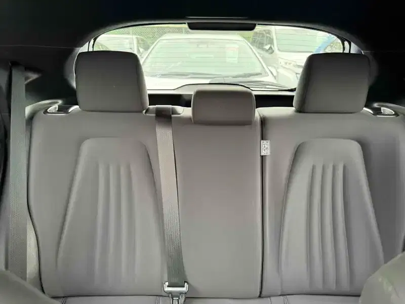 TOYOTA YARIS HYBRID X SAFETYSENSING Image 8