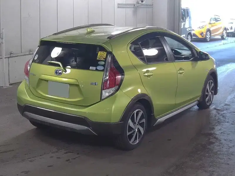 TOYOTA AQUA X-URBAN SMART ENTRY PACKAGE Image 4