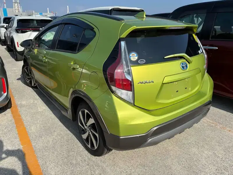 TOYOTA AQUA X-URBAN SMART ENTRY PACKAGE Image 2