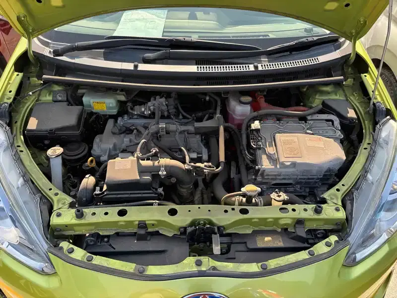 TOYOTA AQUA X-URBAN SMART ENTRY PACKAGE Image 19