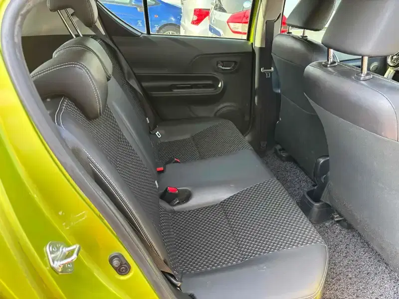 TOYOTA AQUA X-URBAN SMART ENTRY PACKAGE Image 6