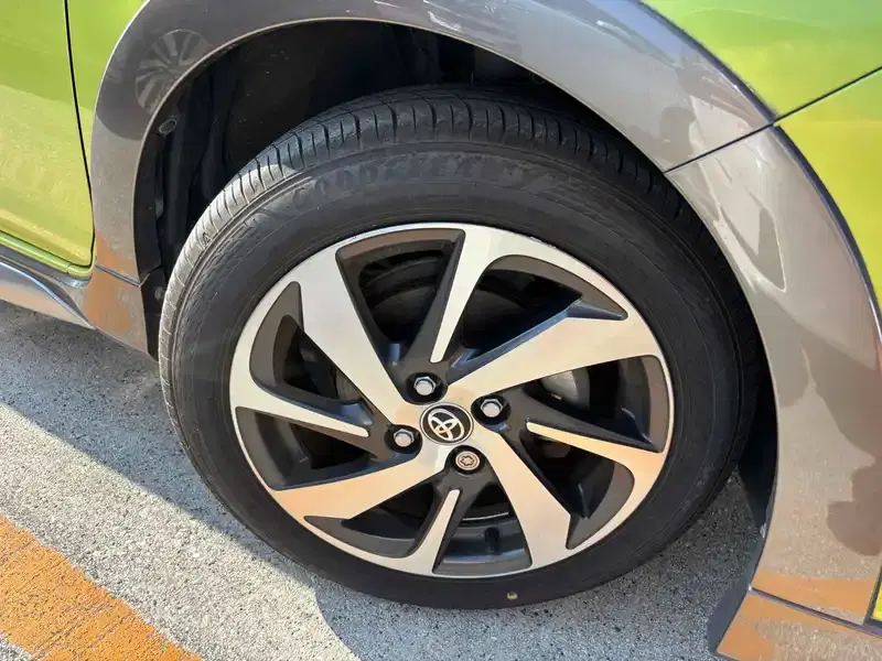 TOYOTA AQUA X-URBAN SMART ENTRY PACKAGE Image 16