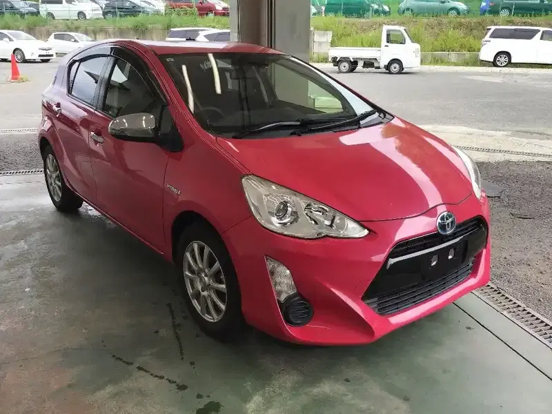 TOYOTA AQUA S Image 3