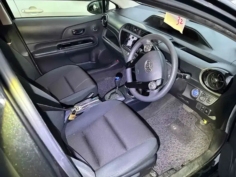 TOYOTA AQUA S STYLE BLACK Image 10