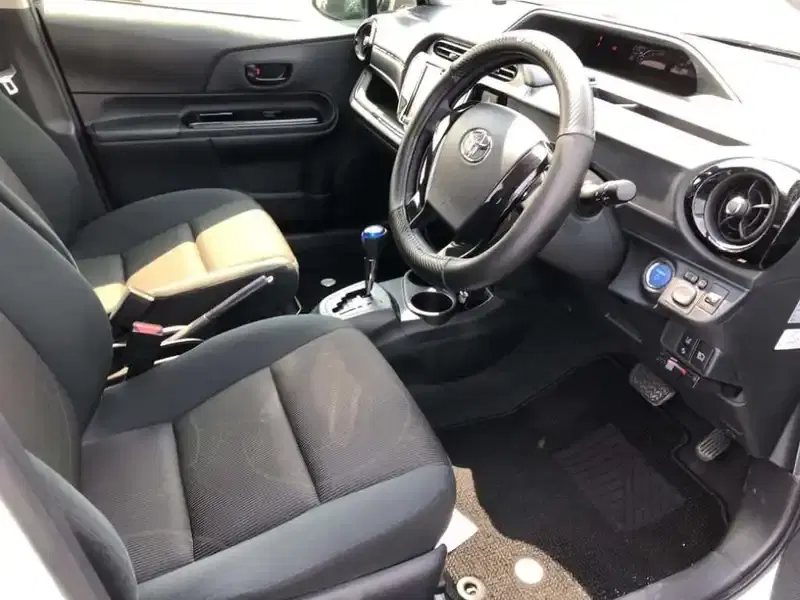 TOYOTA AQUA S STYLE BLACK Image 8