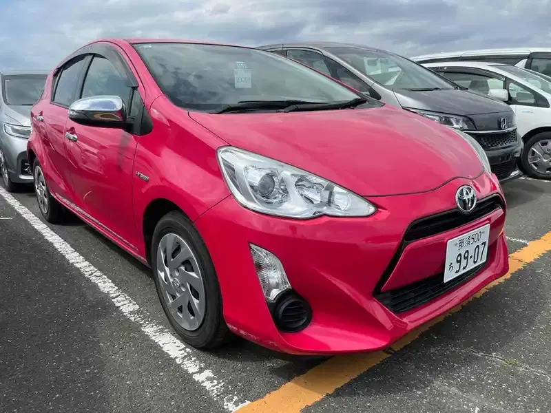 2017 Toyota Aqua Hybrid