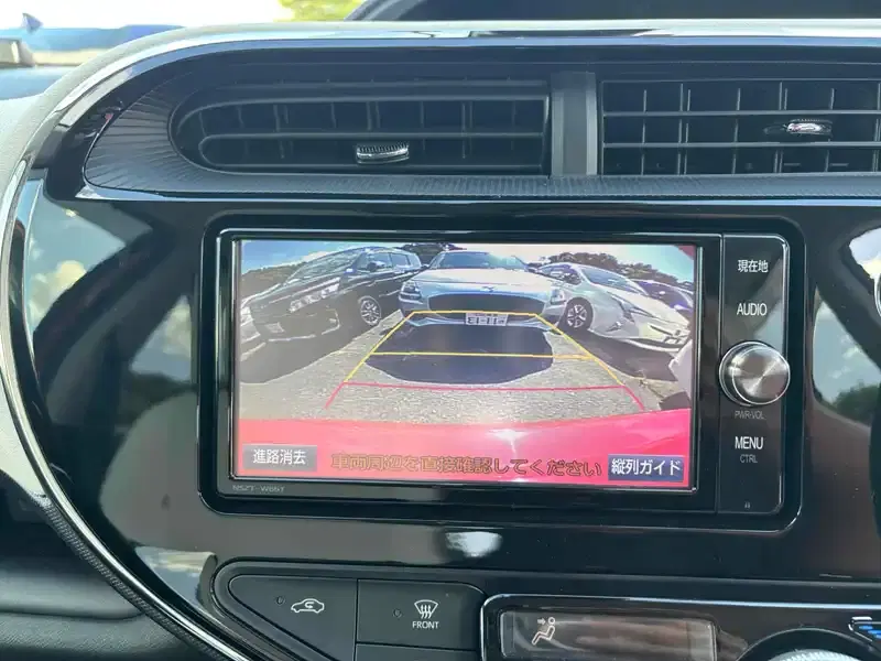 TOYOTA AQUA CROSSOVER Image 16