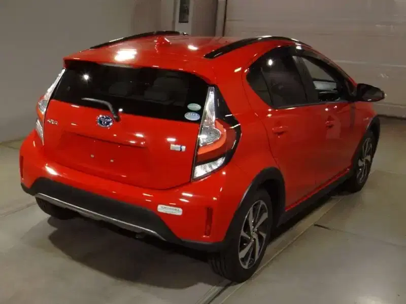 TOYOTA AQUA CROSSOVER Image 4