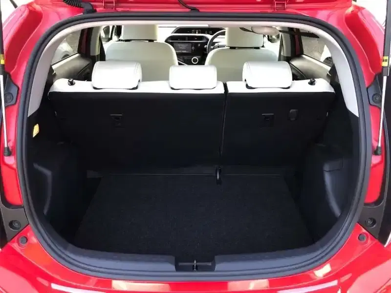 TOYOTA AQUA CROSSOVER Image 10