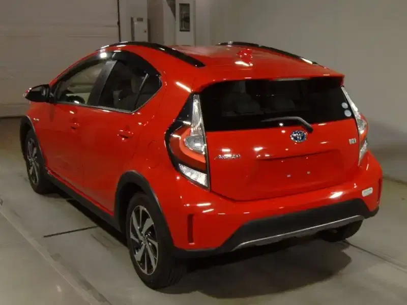 TOYOTA AQUA CROSSOVER Image 7
