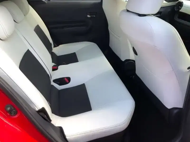 TOYOTA AQUA CROSSOVER Image 9