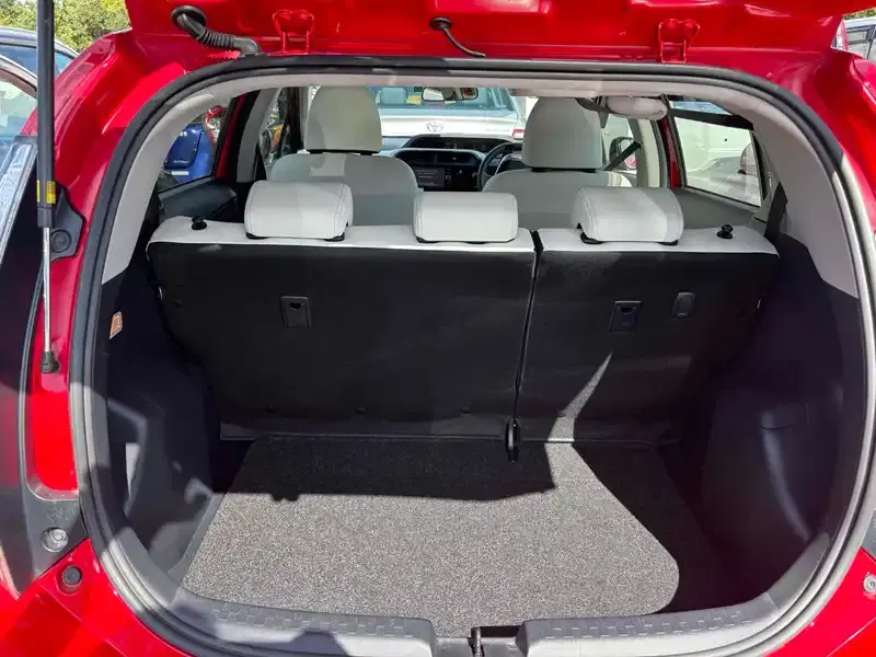TOYOTA AQUA CROSSOVER Image 15