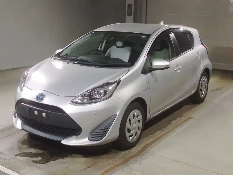2018 Toyota AQUA 99,786 km