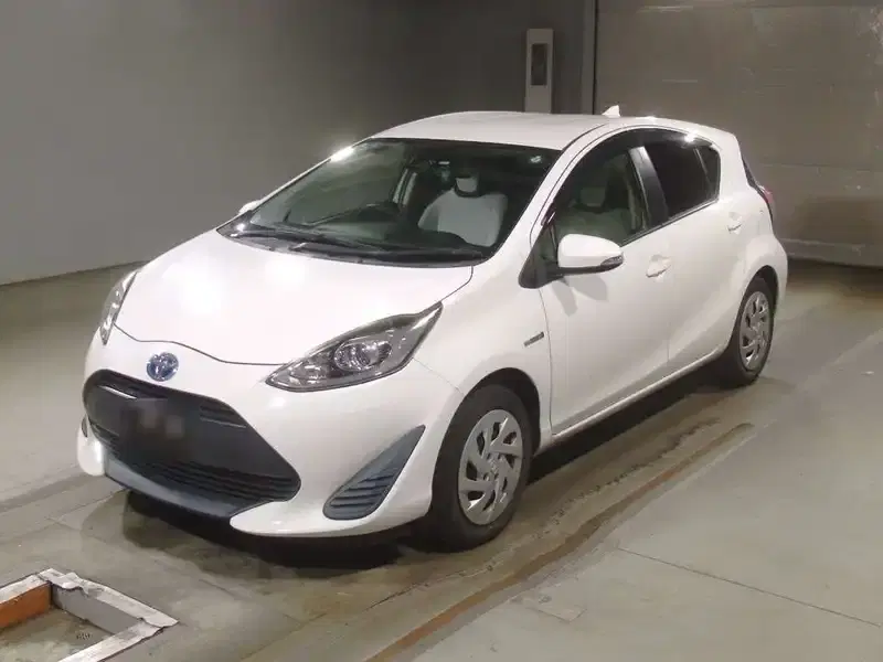 2018 Toyota AQUA 96,707 km