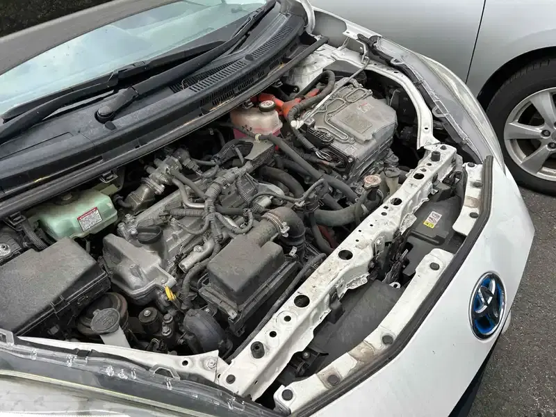 TOYOTA AQUA L Image 11