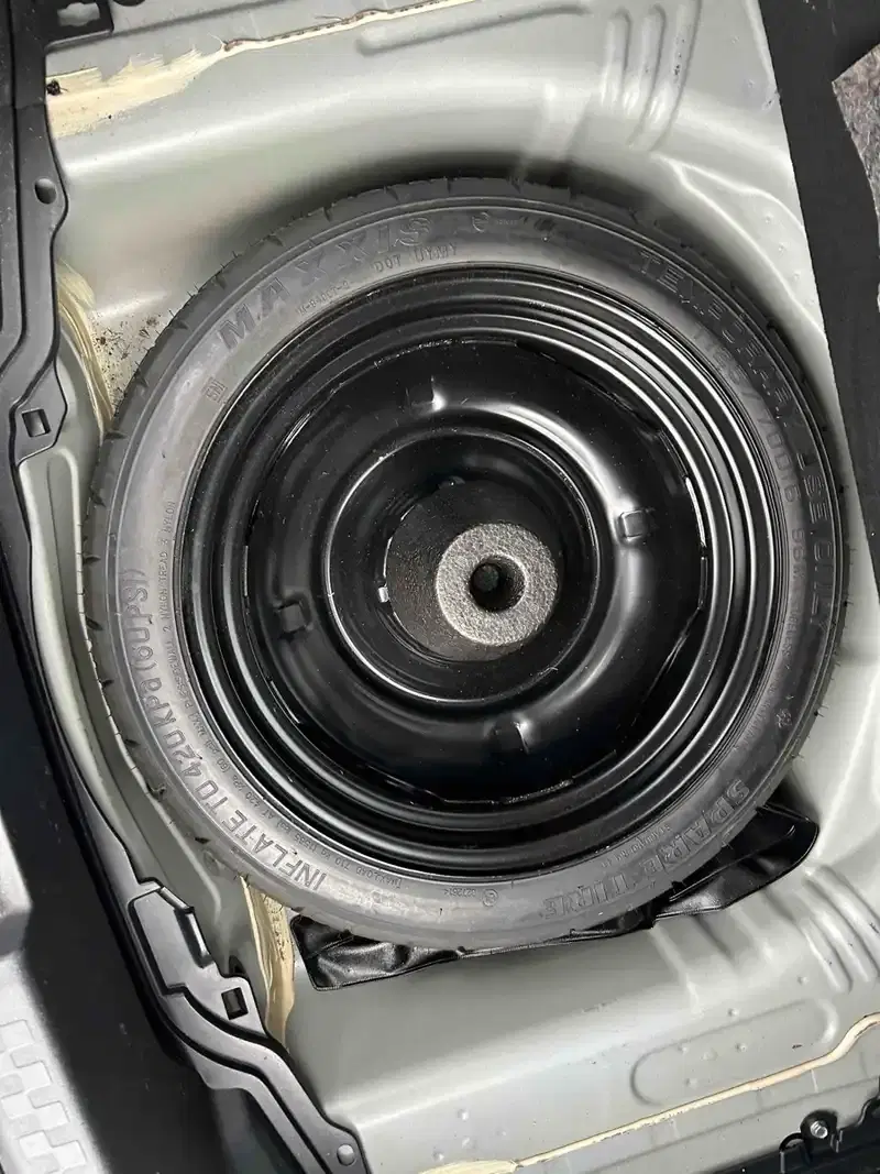 TOYOTA AQUA L Image 14