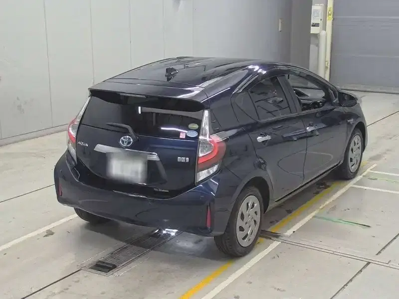 TOYOTA AQUA S STYLE BLACK Image 4