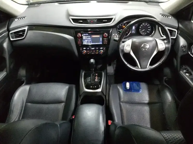 NISSAN X-TRAIL 20X EMERGENCY BRAKE PACKAGE "7 seats" Image 5