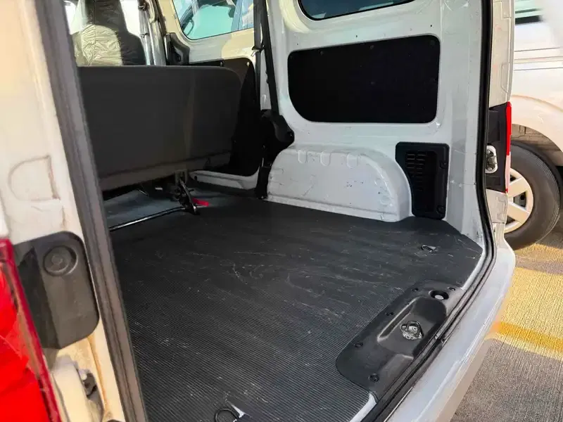 NISSAN NV200 VANETTE VAN VX Image 13