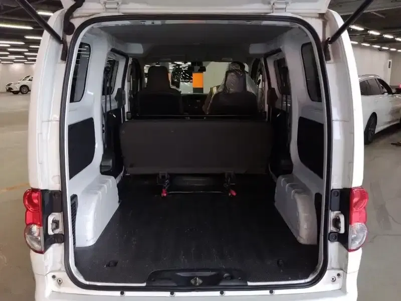 NISSAN NV200 VANETTE VAN VX Image 3