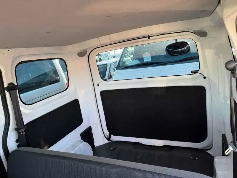 NISSAN NV200 VANETTE VAN VX Image 12