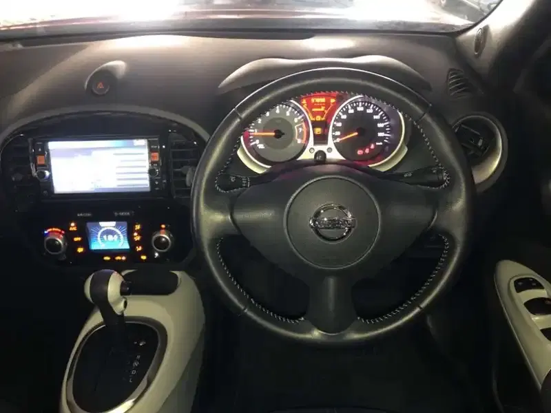 NISSAN JUKE 15RX PERSONARIZATION Image 8