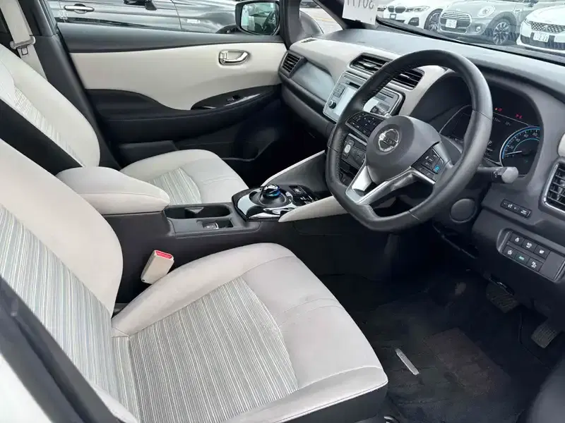 NISSAN LEAF G Image 9