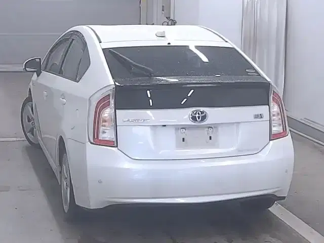 TOYOTA PRIUS S TOURING SELECTION Image 4